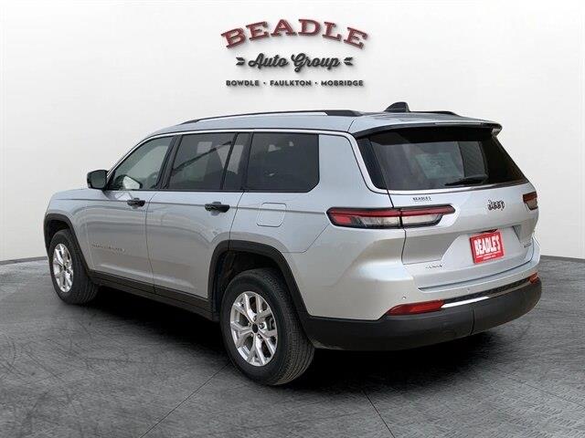 2023 Jeep Cherokee - $31,900