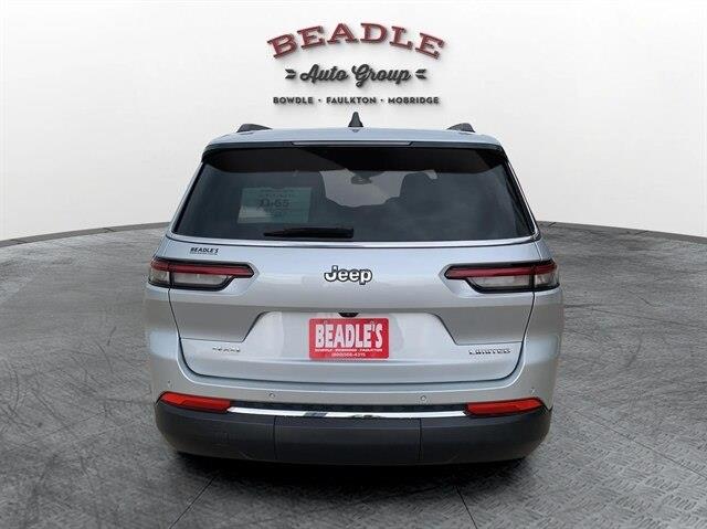 2023 Jeep Cherokee - $31,900