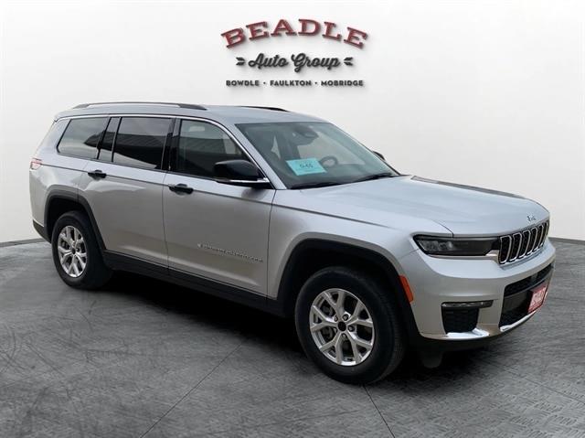 2023 Jeep Cherokee - $31,900