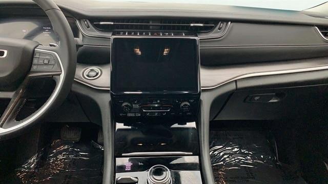 2023 Jeep Cherokee - $31,900