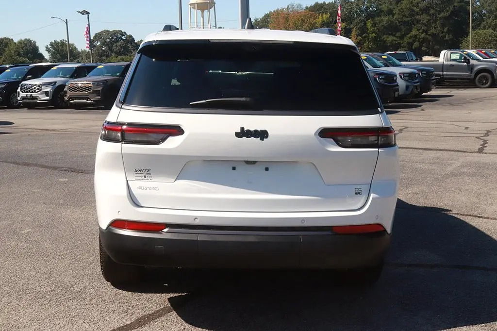 2026 Jeep Cherokee - $42,304