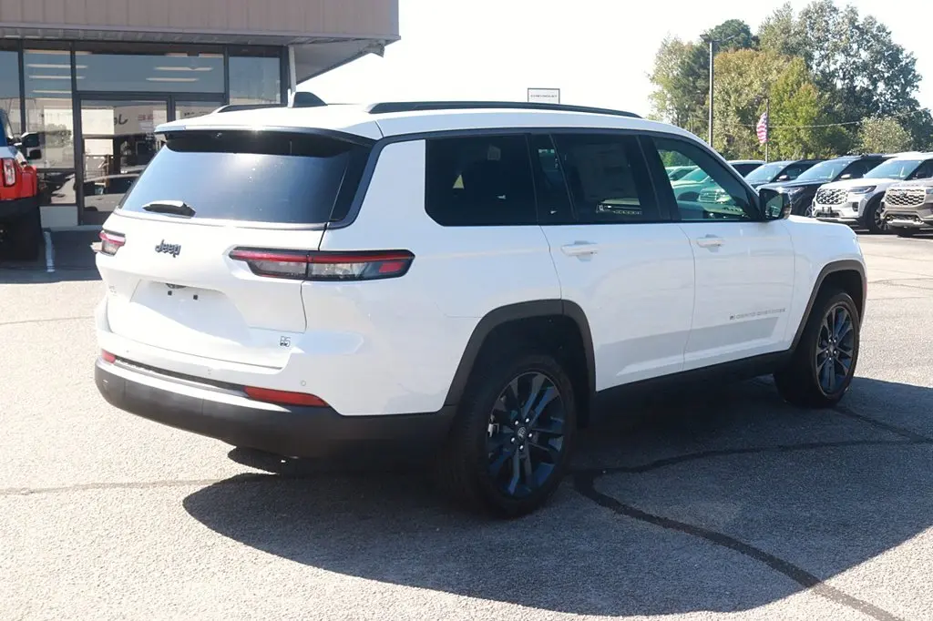 2026 Jeep Cherokee - $42,304