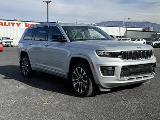 2021 Jeep Grand Cherokee L with Silver Zynith Exterior