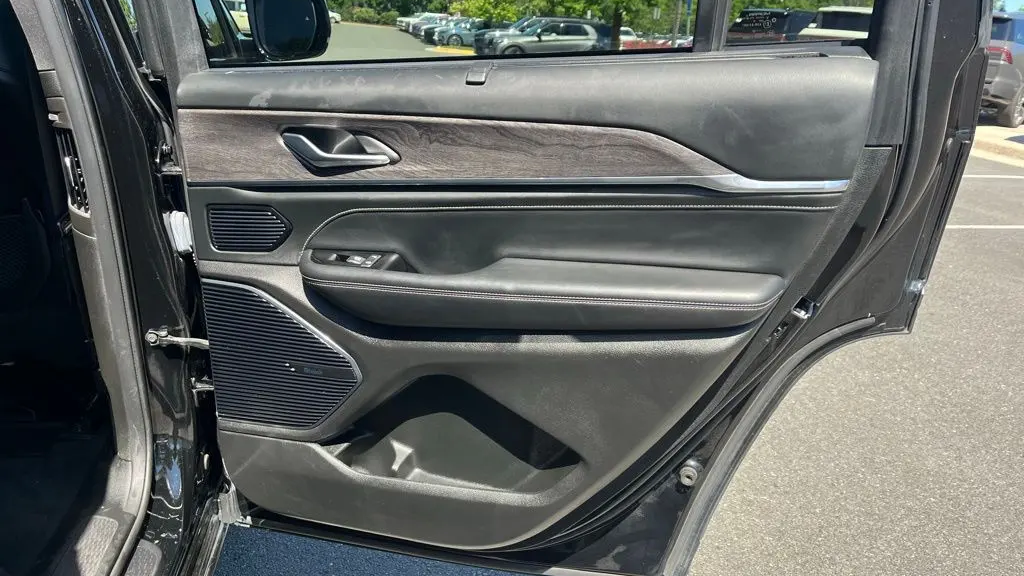 2023 Jeep Grand Cherokee L Overland