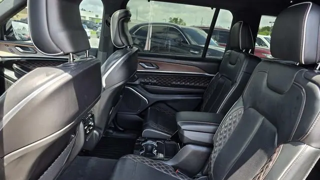 2022 Jeep Grand Cherokee L Summit