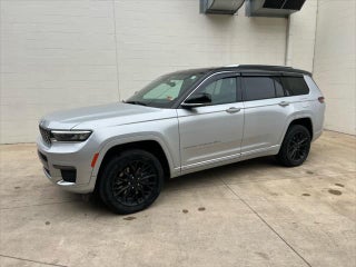 2022 Jeep Grand Cherokee L with Silver Zynith Exterior