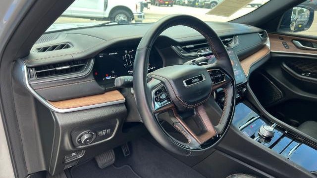 2023 Jeep Grand Cherokee L Summit