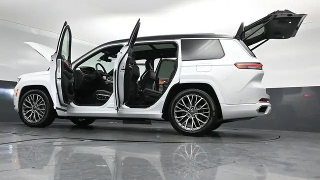 2023 Jeep Grand Cherokee L Summit Reserve