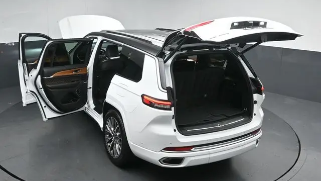 2023 Jeep Grand Cherokee L Summit Reserve