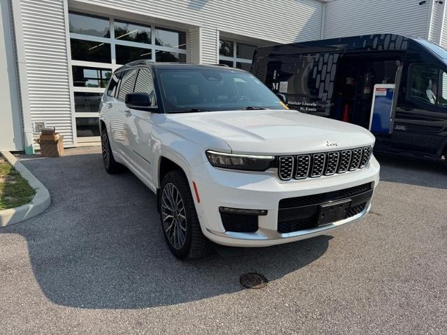 2022 Jeep Grand Cherokee L Summit — photo 1 of 30