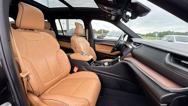 2023 Jeep Grand Cherokee L Summit