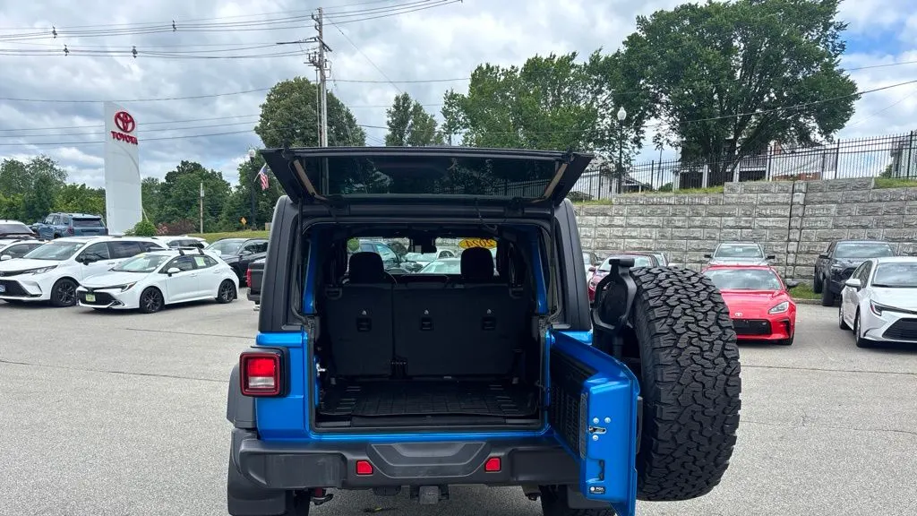 2024 Jeep Wrangler Willys