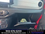 2025 Wrangler Thumbnail 32