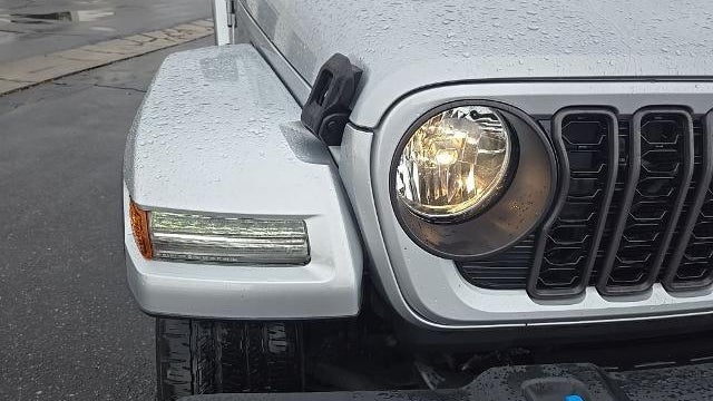 2024 Jeep Wrangler Jeep Beach 4xe