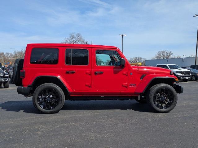 2025 Jeep Wrangler - $33,378
