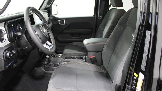 2025 Jeep Wrangler Sahara 4xe