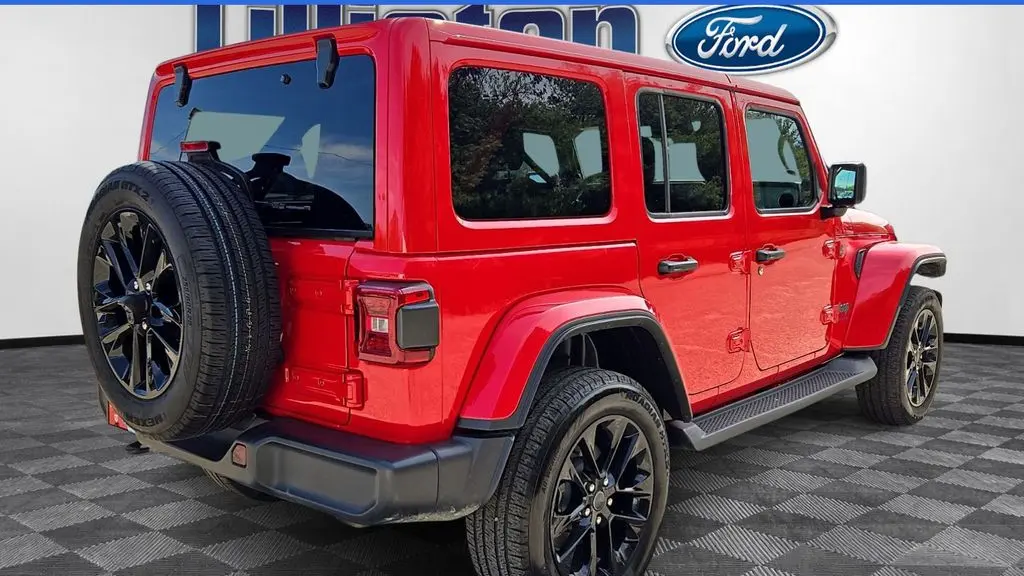 2025 Jeep Wrangler Sahara 4xe