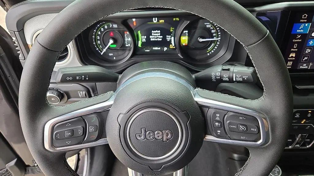 2025 Jeep Wrangler Sahara 4xe