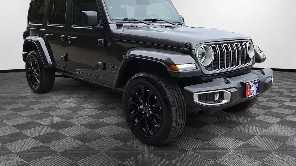 2025 Jeep Wrangler Sahara 4xe