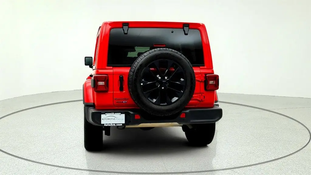 2025 Jeep Wrangler - $28,595