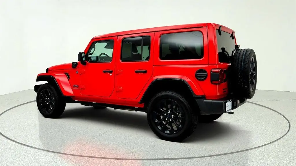 2025 Jeep Wrangler - $28,595