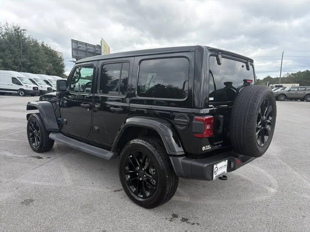 2025 Jeep Wrangler - $33,710