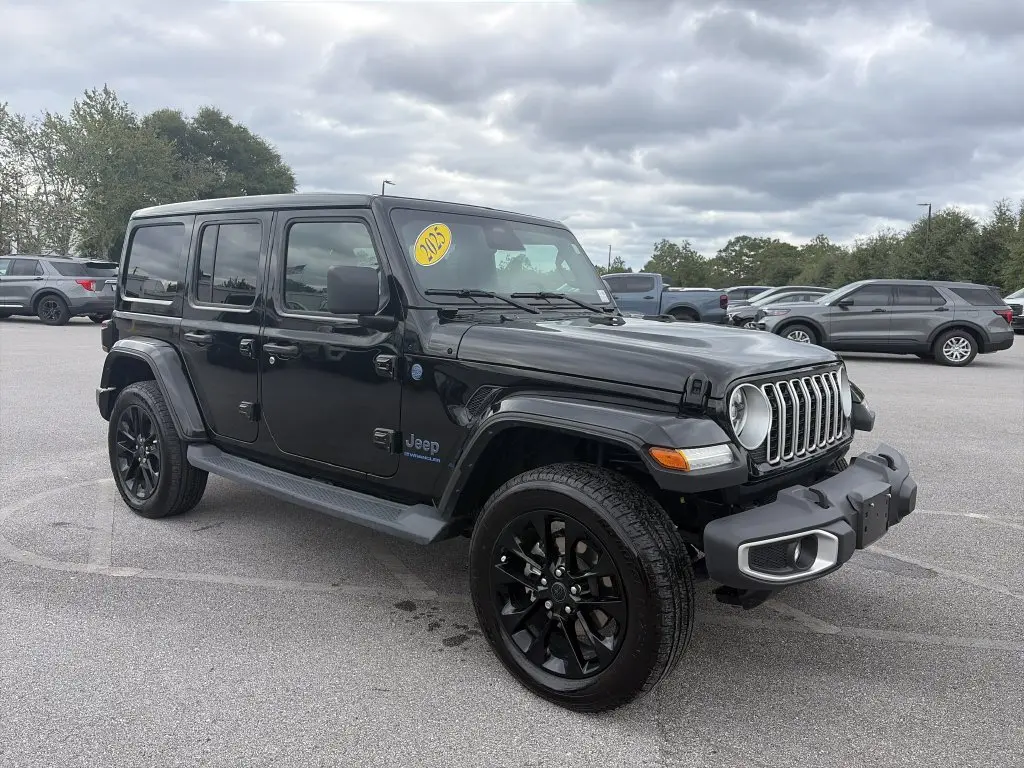 2025 Jeep Wrangler - $33,710