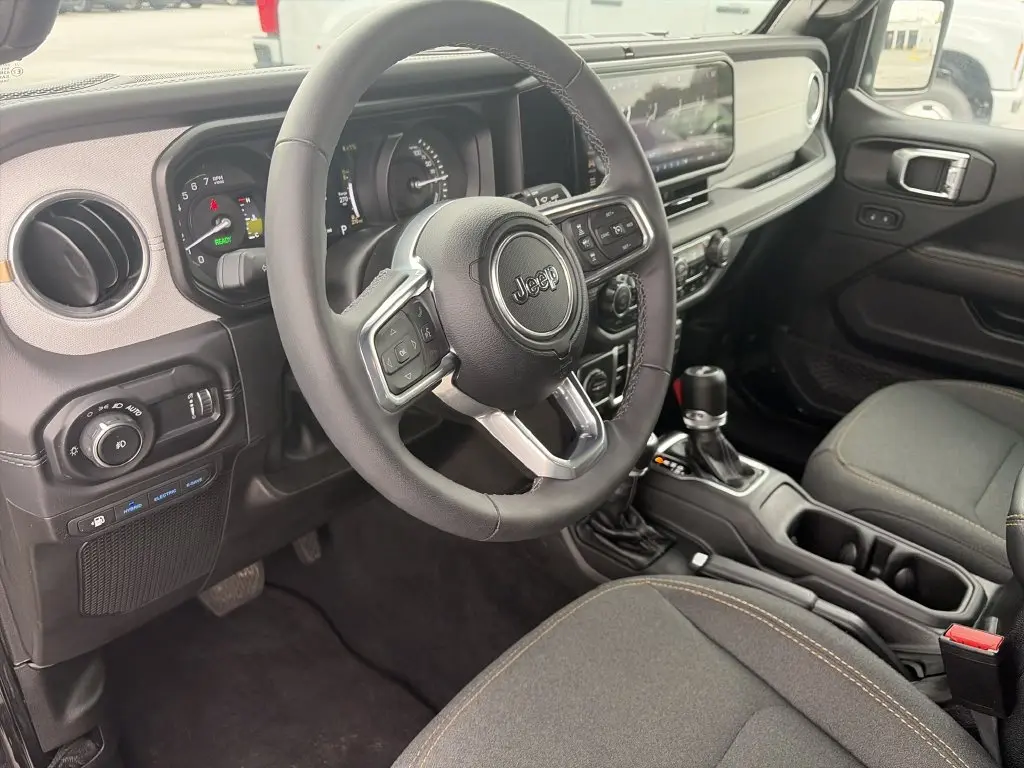 2025 Jeep Wrangler - $33,710
