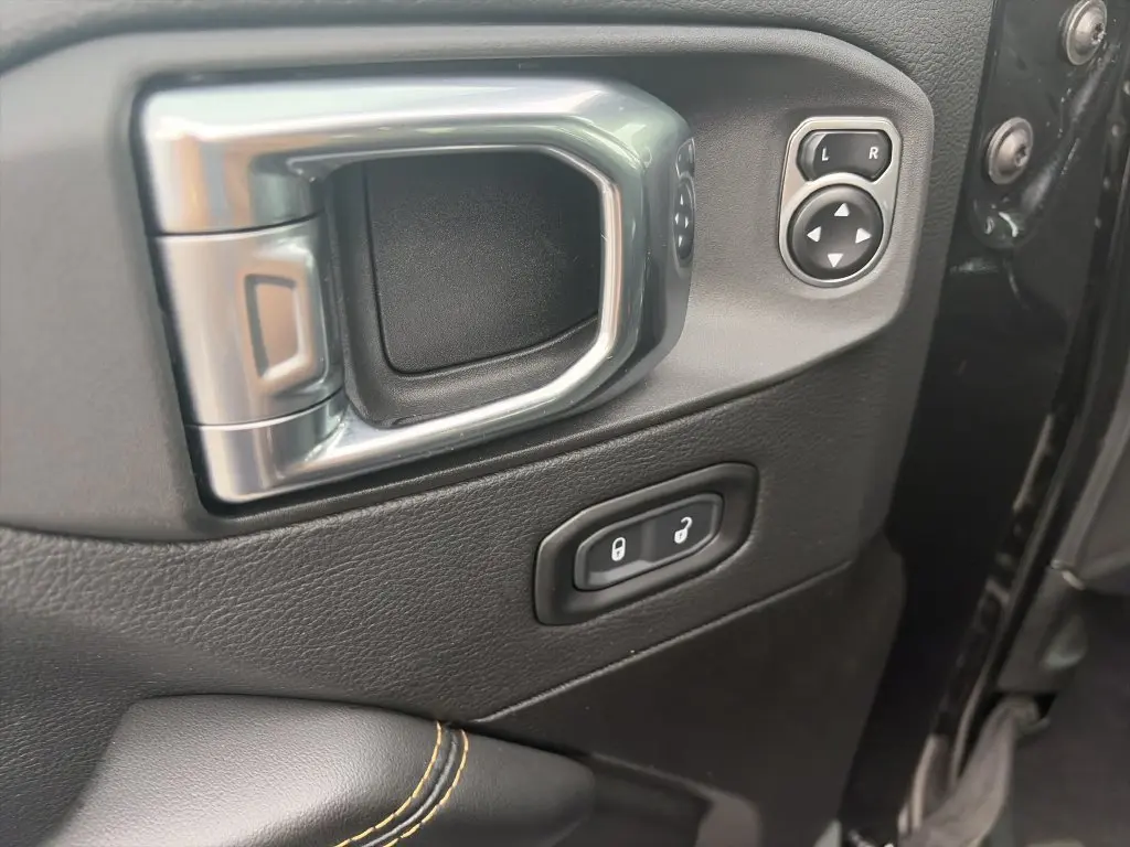 2025 Jeep Wrangler - $33,710