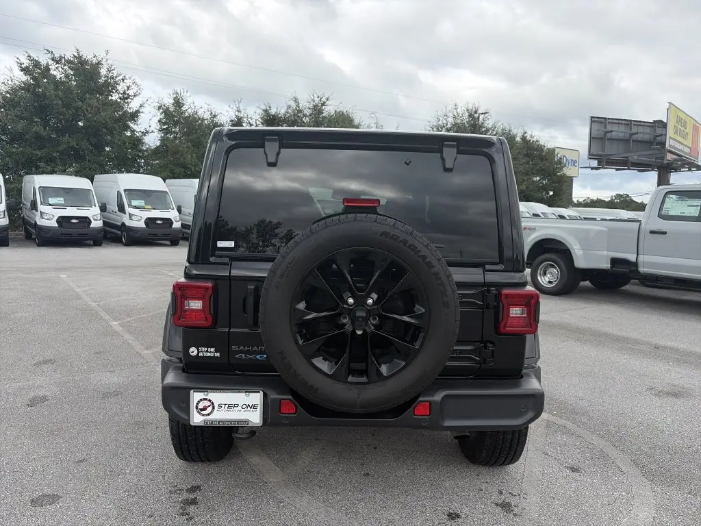 2025 Jeep Wrangler - $33,710