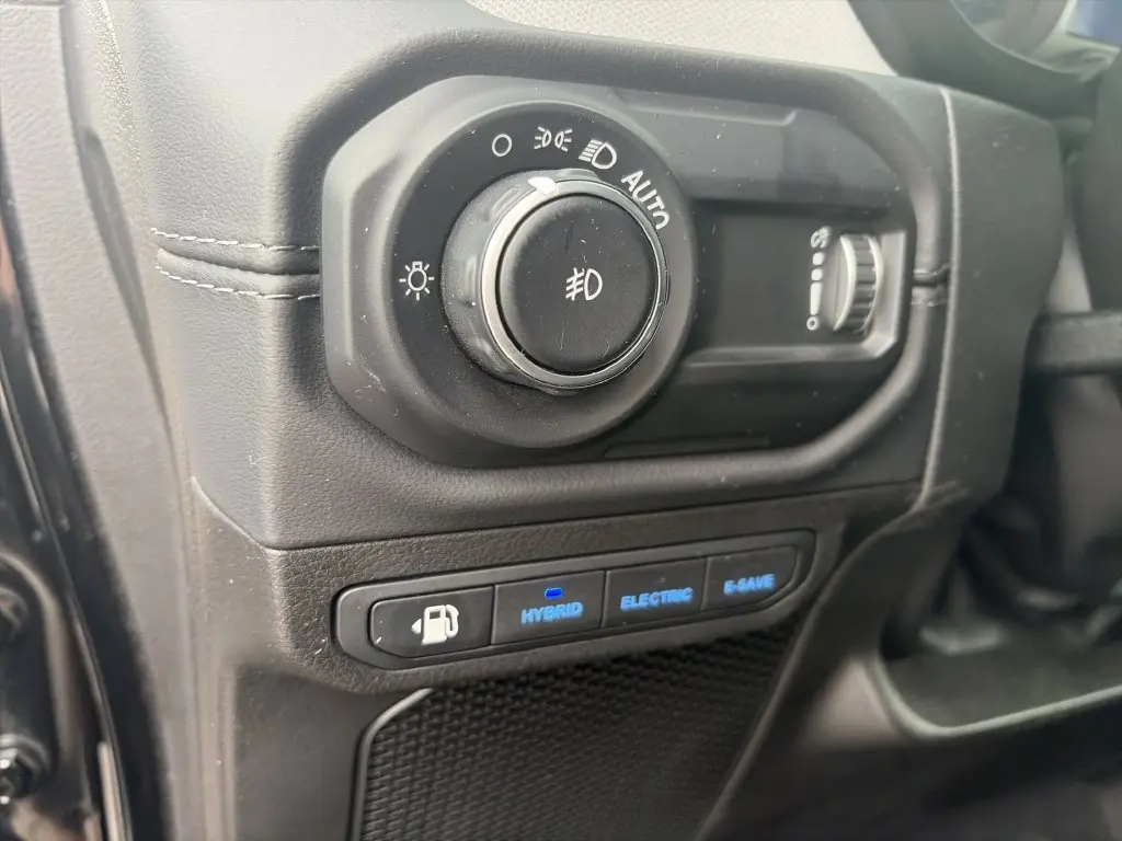 2025 Jeep Wrangler - $33,710