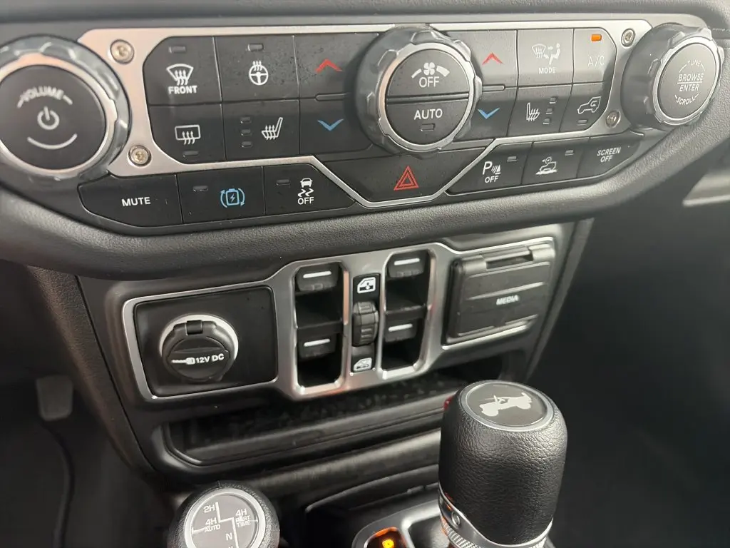 2025 Jeep Wrangler - $33,710