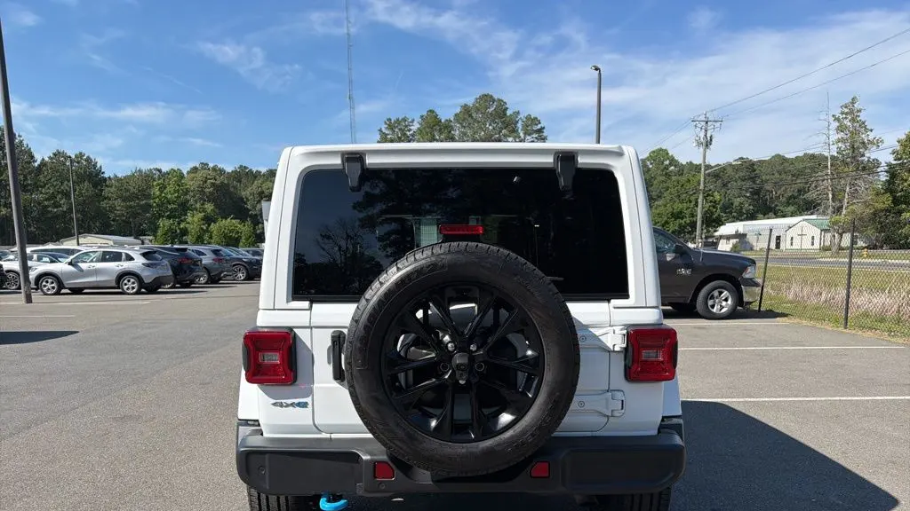 2024 Jeep Wrangler Sahara 4xe