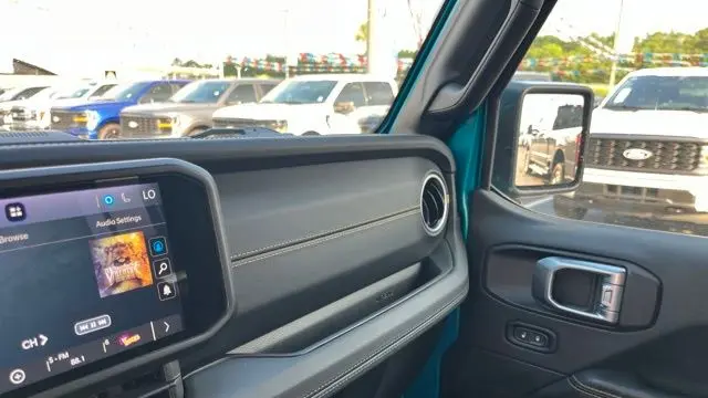 2024 Jeep Wrangler Sahara 4xe