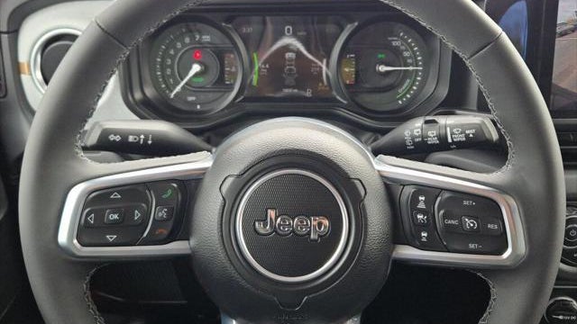 2025 Jeep Wrangler Sahara 4xe
