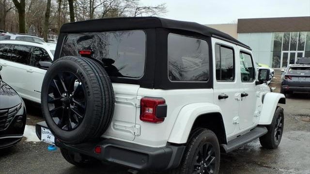 2024 Jeep Wrangler Sahara 4xe