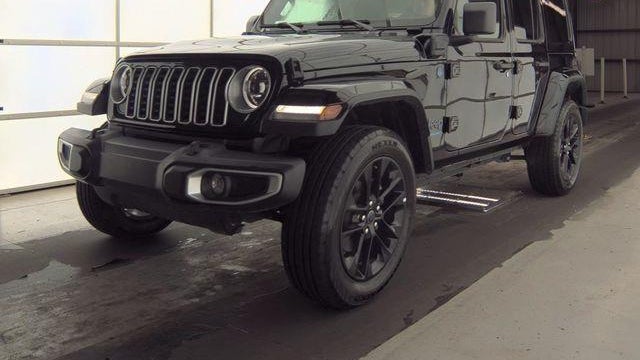 2025 Jeep Wrangler Sahara 4xe