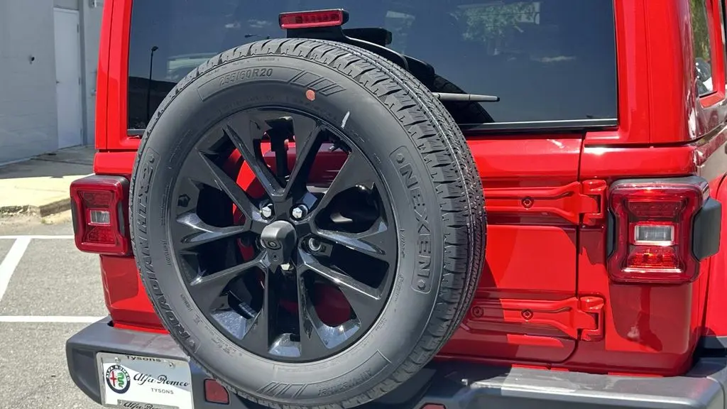 2025 Jeep Wrangler Sahara 4xe