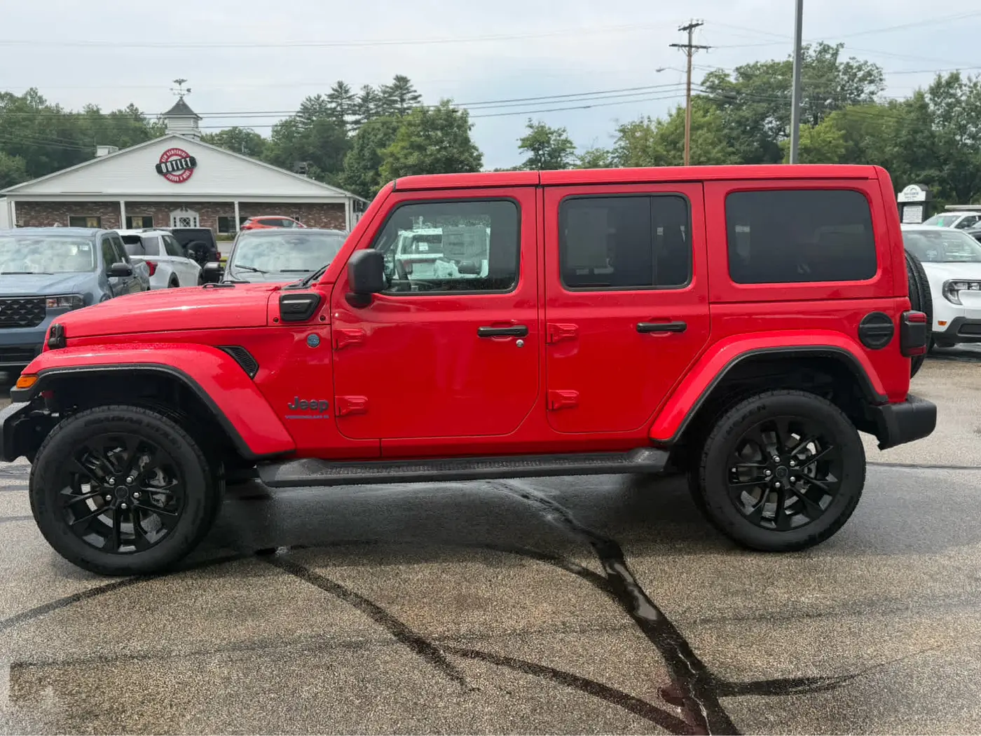 2025 Jeep Wrangler - $29,995