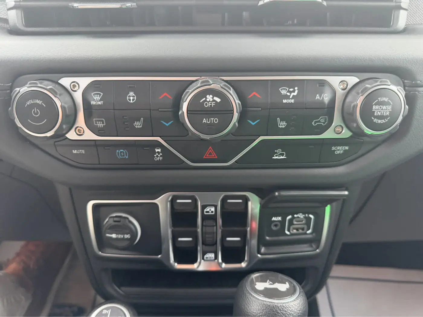 2025 Jeep Wrangler - $29,995