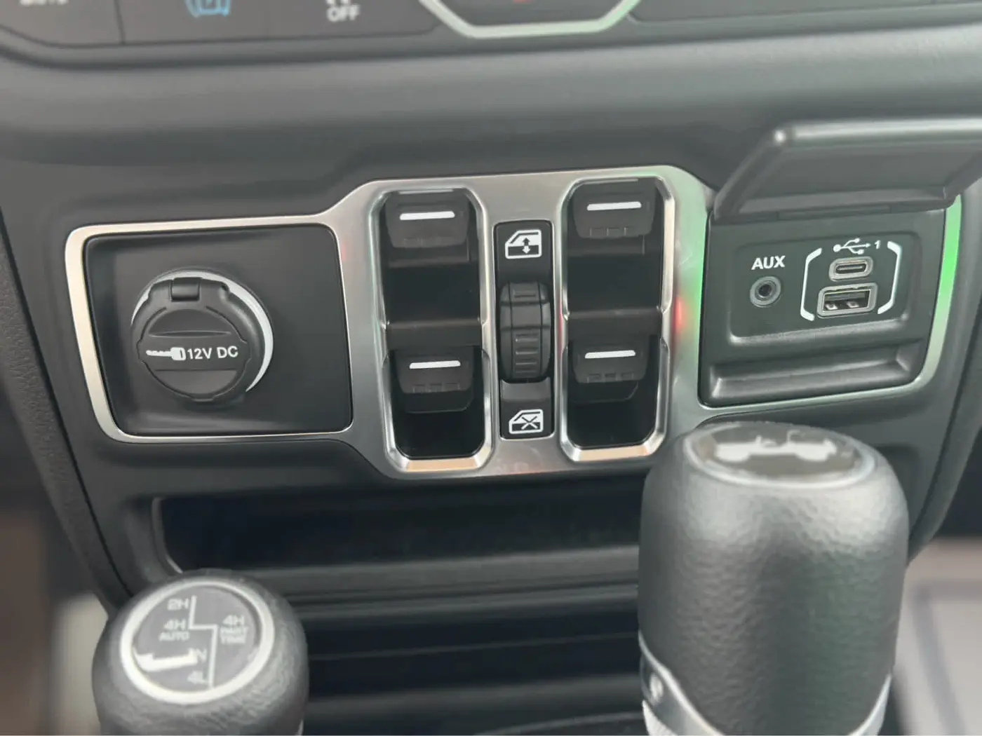 2025 Jeep Wrangler - $29,995