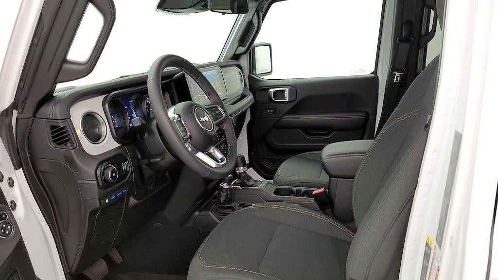 2025 Jeep Wrangler Sahara 4xe