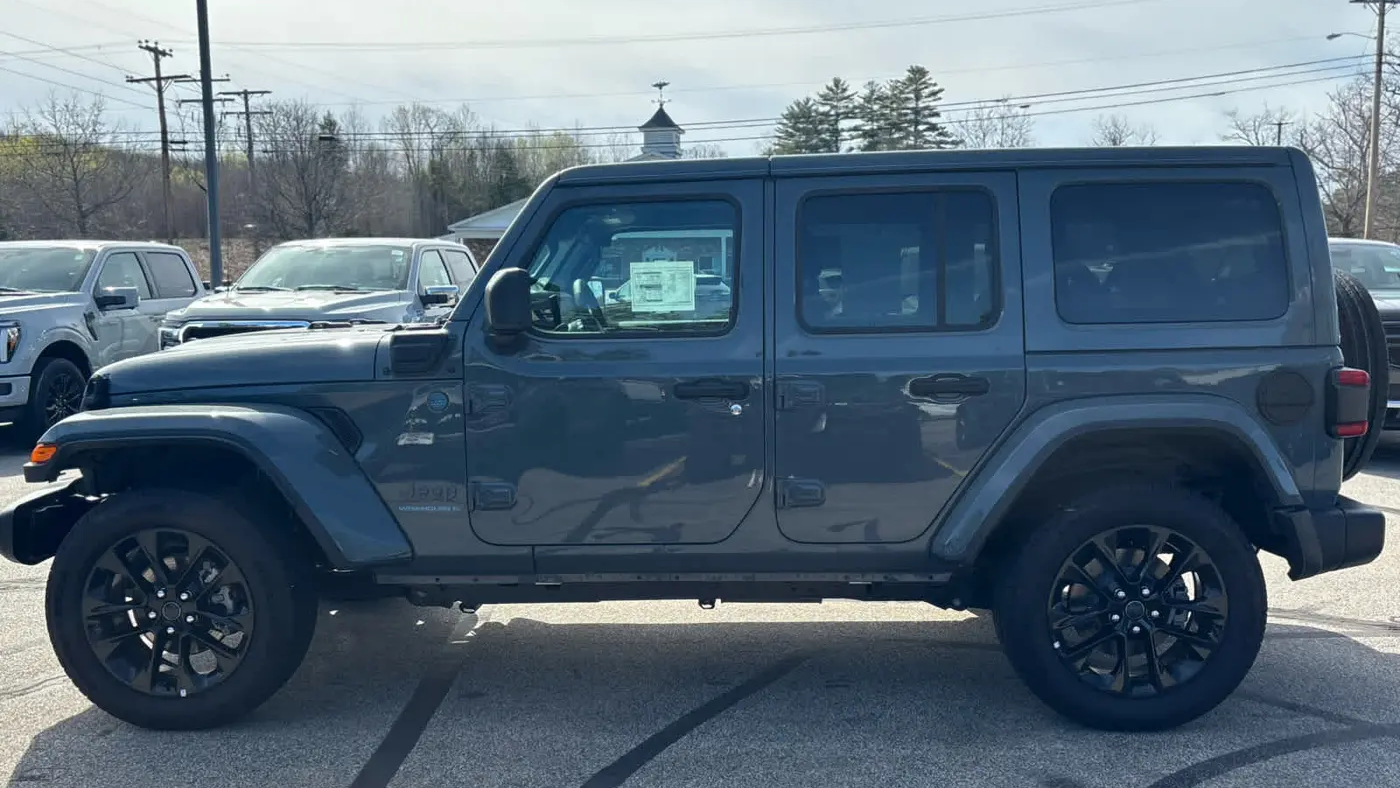 2025 Jeep Wrangler Sahara 4xe