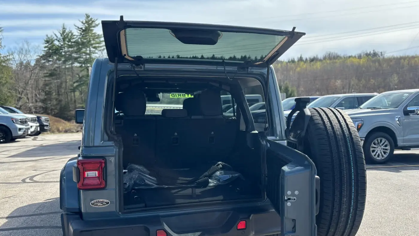 2025 Jeep Wrangler Sahara 4xe