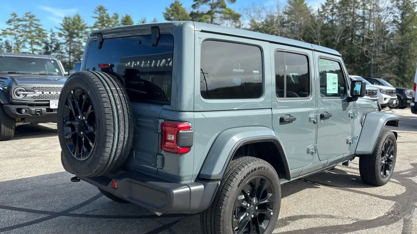 2025 Jeep Wrangler Sahara 4xe
