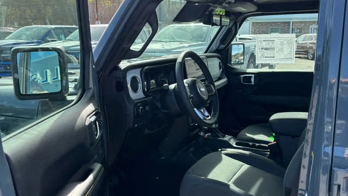 2025 Jeep Wrangler Sahara 4xe