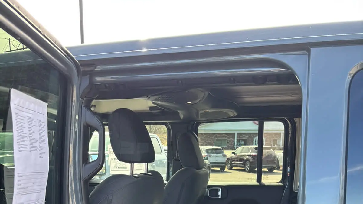 2025 Jeep Wrangler Sahara 4xe