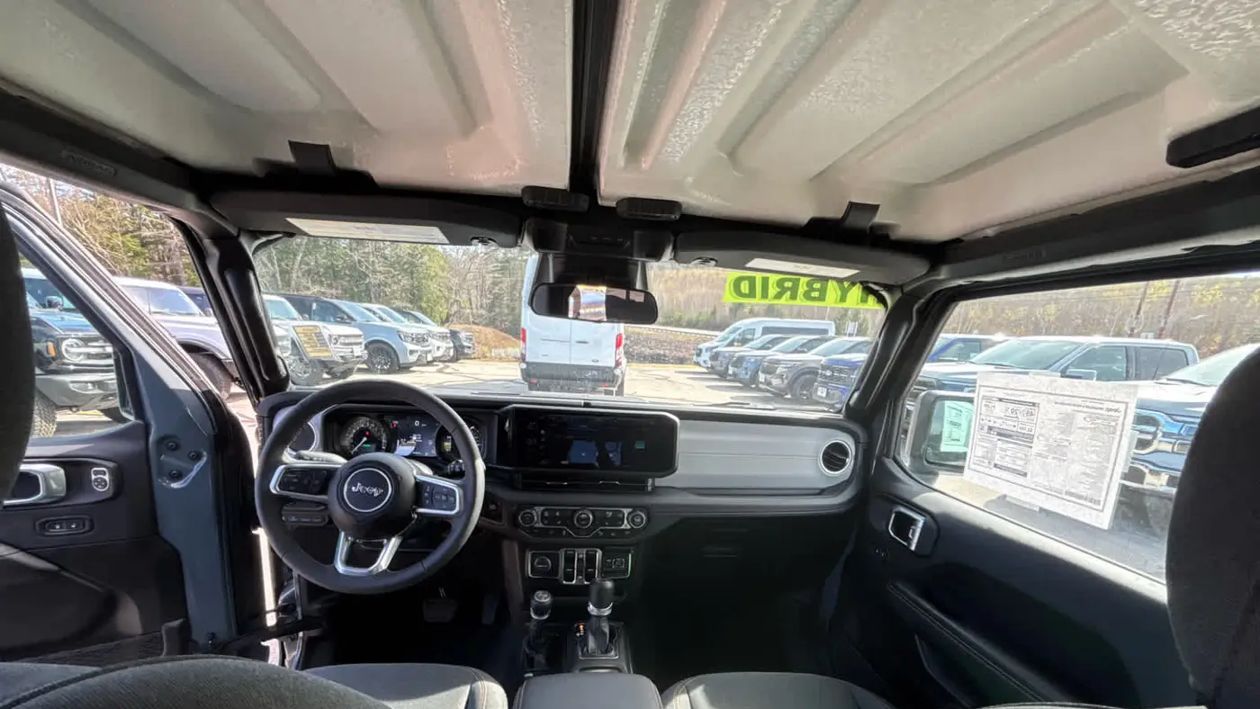 2025 Jeep Wrangler Sahara 4xe