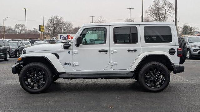 2025 Jeep Wrangler Sahara 4xe