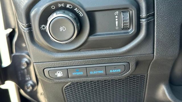 2025 Jeep Wrangler Sahara 4xe